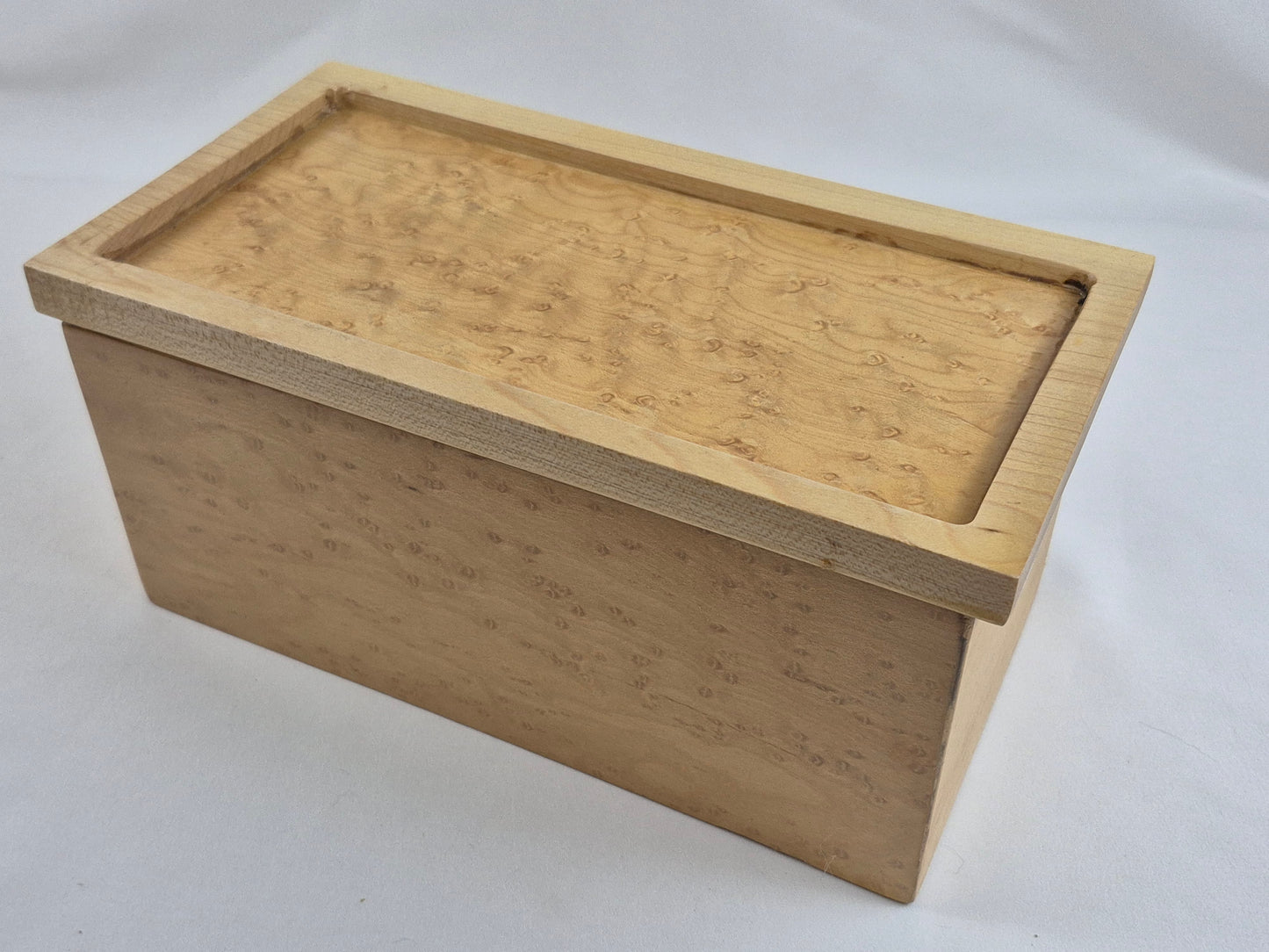 Lighted Keepsake Box with Birds Eye Maple Veneer (LB)