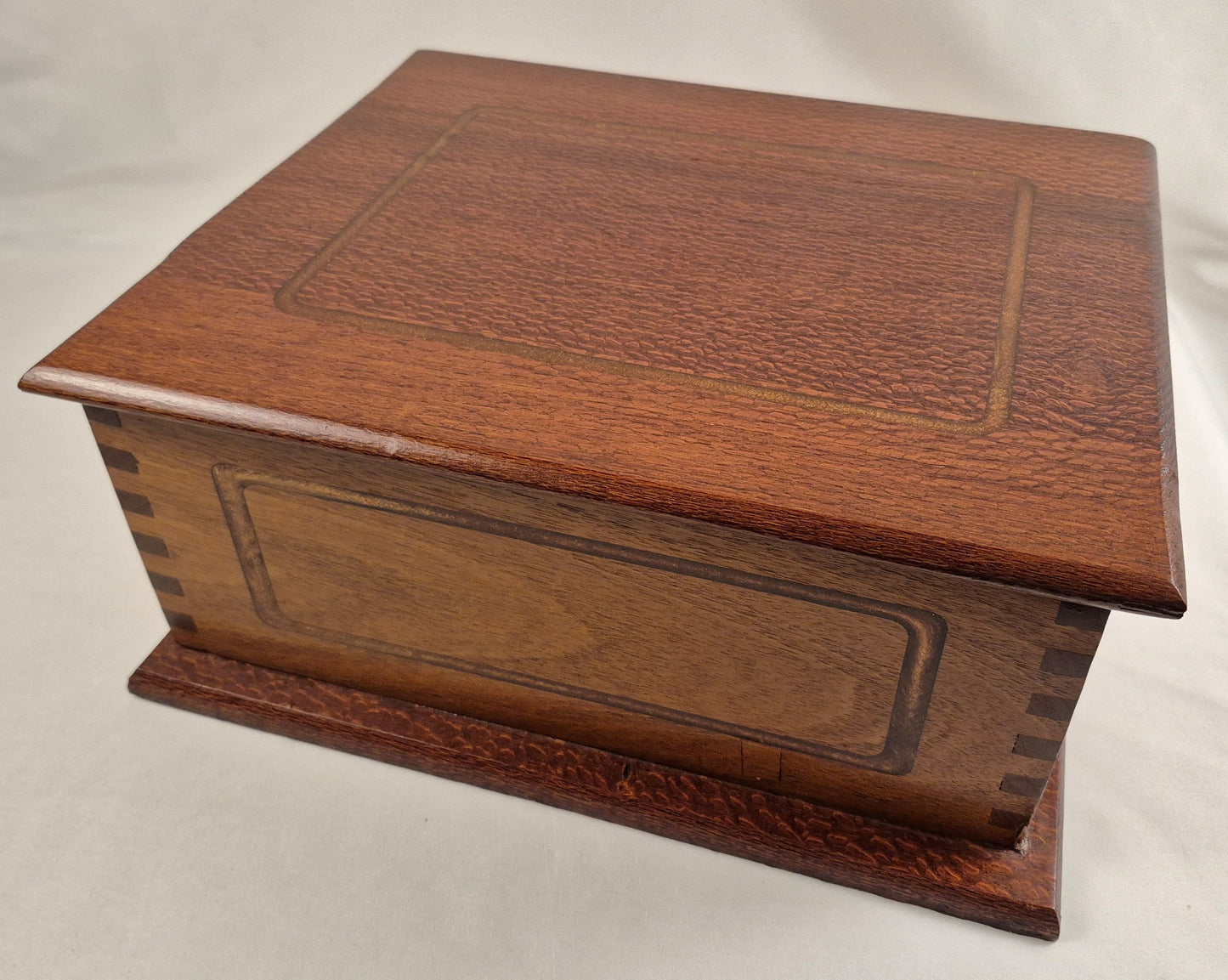 Lighted Lacewood & Mahogany Keepsake Box (LB)